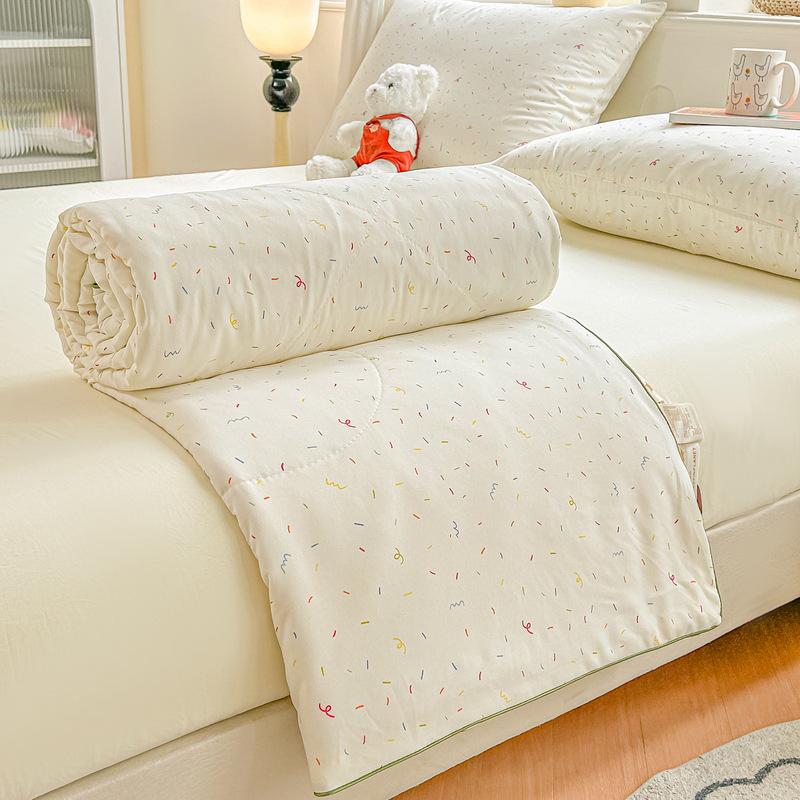 Double Layer Gauze Summer Quilt: Soft, Machine Washable, Class A for Mother and Baby
