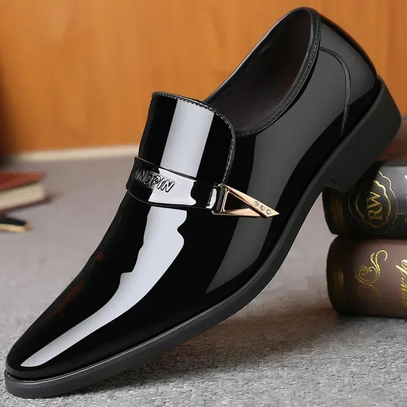 New Men's Leather Shoes Paten Oxford Men's Slip Sleeve Bright Color Leather Business Casual Shoes Men's Pointed Shoes