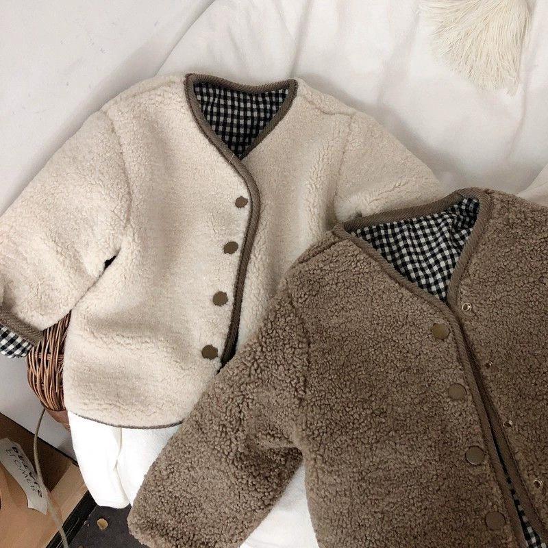 

Autumn and Winter Boys and Grils Clothing Outerwear, Stylish Children s Clothing, Double-sided Wear with Plush and Thick Plaid Wool Sweater 130 брудно-білий