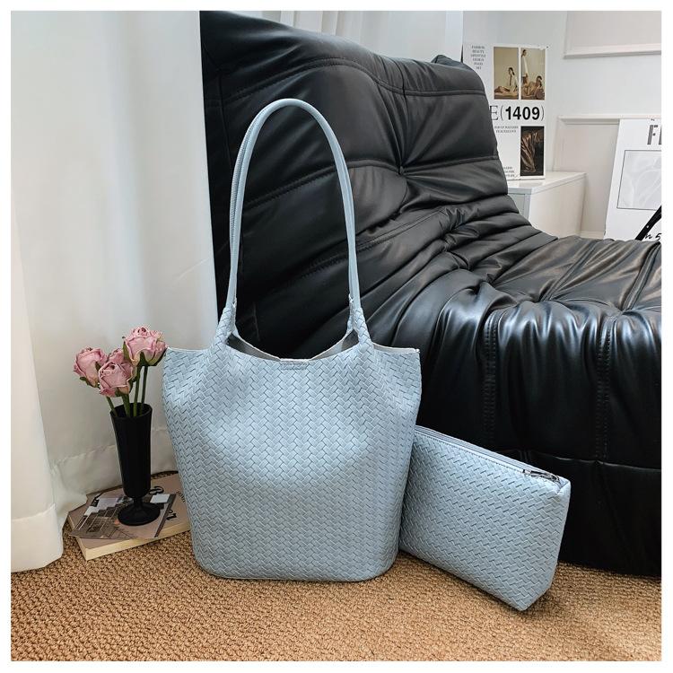 Woven Bucket Bag For Women, Large-capacity Shoulder Bag, Commuting, Versatile, Japanese And Korean Style, Casual And High-end