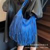 Niche design bag women's autumn 2025 new fashion matte shoulder messenger bag high-end fringed bucket bag