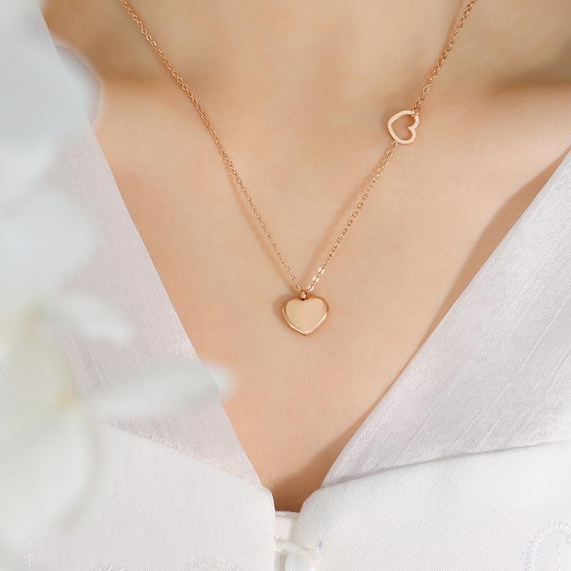 Blogger s Double Peach Heart Necklace: 18K Gold-Plated Titanium Steel Clavicle Chain P221
