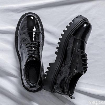 Skórzane buty męskie biurowe na co dzień na wysokiej platformie buty ze skóry lakierowanej męskie buty ślubne w stylu Streetwear w stylu vintage