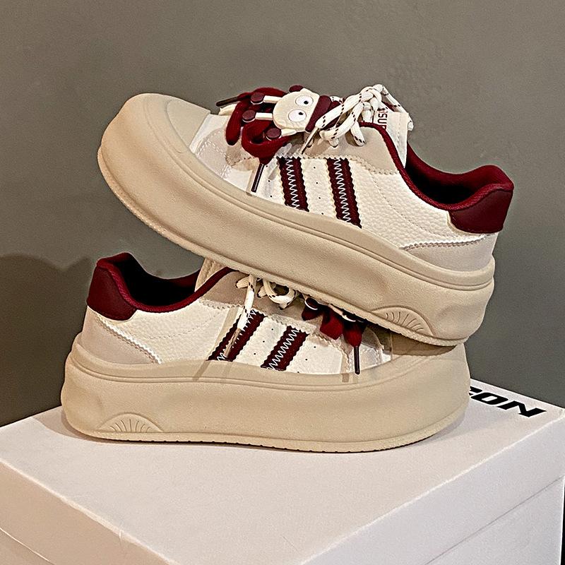 

2025 autumn new cartoon little white shoes women s Maillard board shoes casual shoes increase ins tide MXD11 35