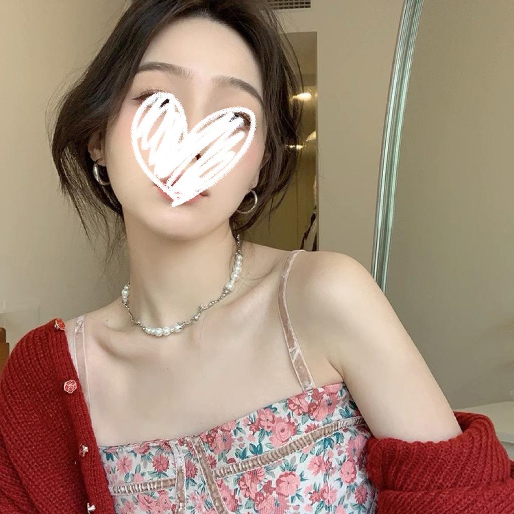 

Korean simple and cold style versatile small metal circle earrings femininity earrings stud earrings women s earrings Europe and the United States