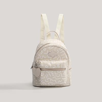 Dieser Rucksack ist eine Nischen-Design-Pendlertasche mit einem leichten und schlichten Stil für Ausflüge