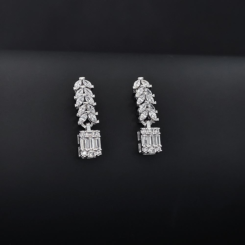 

Willow Leaf Zircon Rectangular Earrings: Simple, Stylish Design for Women белый