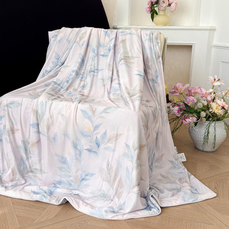 Summer Silk Quilt: Digital Print Floral Air Conditioning Comforter