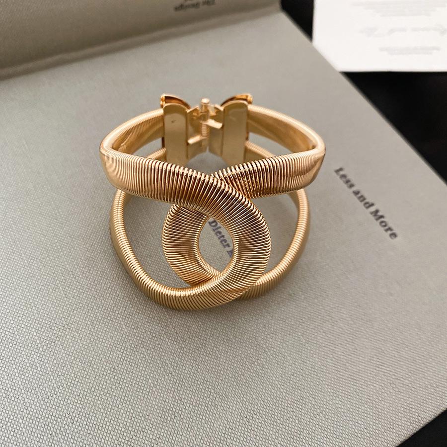 

Металлический текстурированный витой браслет: Модный браслет в европейском и американском стиле для женщин