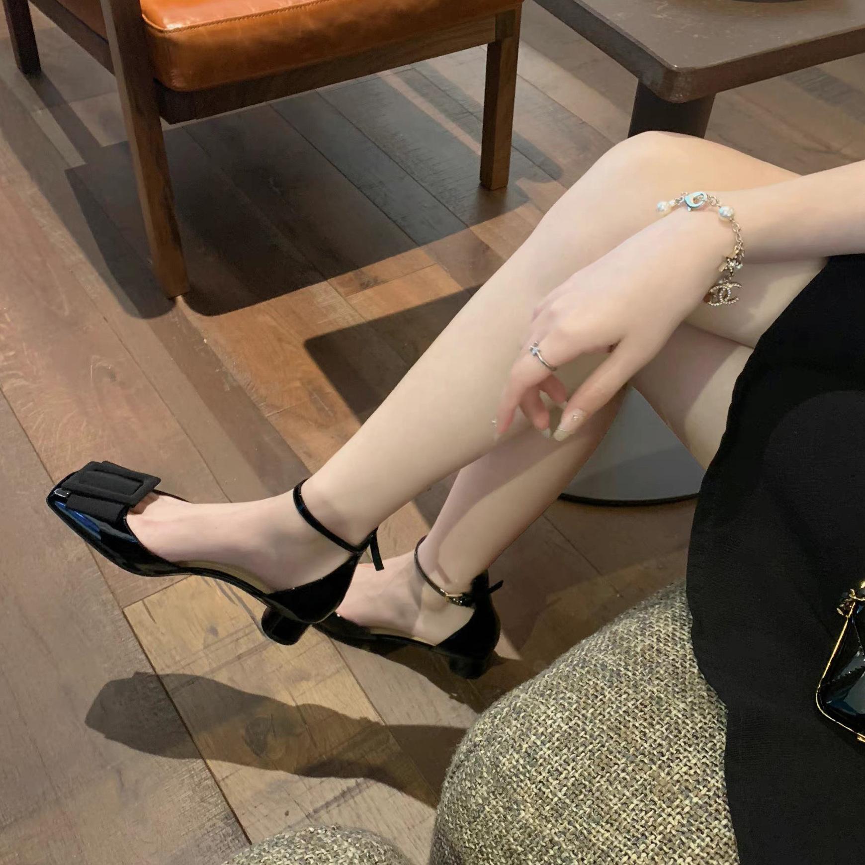 

Cowhide version~ Celebrity temperament bag head French one-word belt leather sandals women s summer hollow square buckle high-heeled small sandals 34