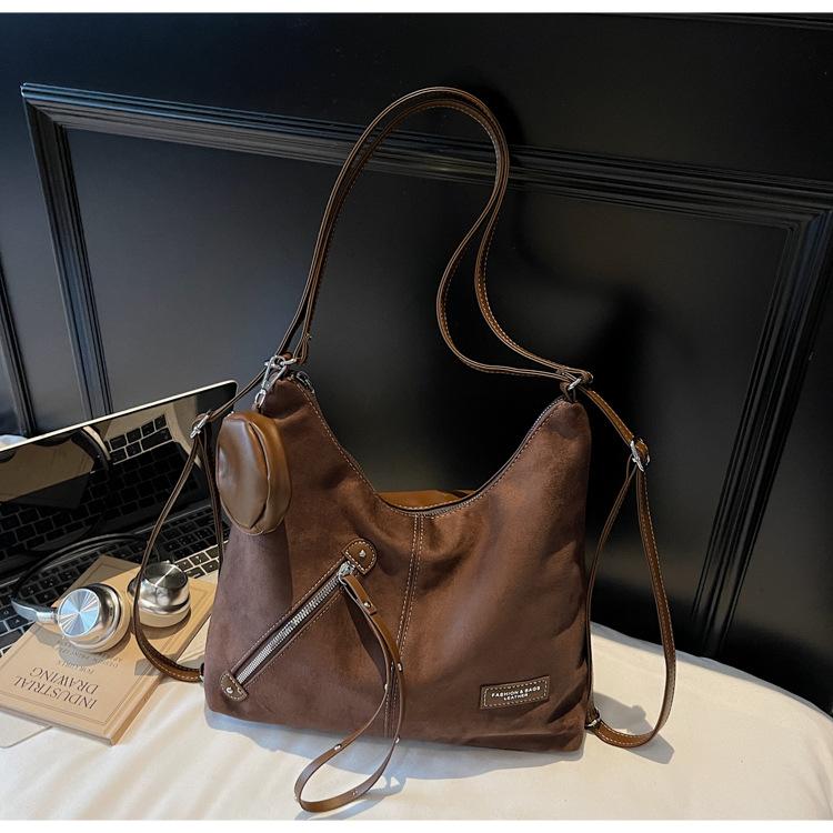 

Women s bag autumn and winter new trendy retro polished large-capacity tote bag college style backpack commuter shoulder bag темно-коричневого кольору