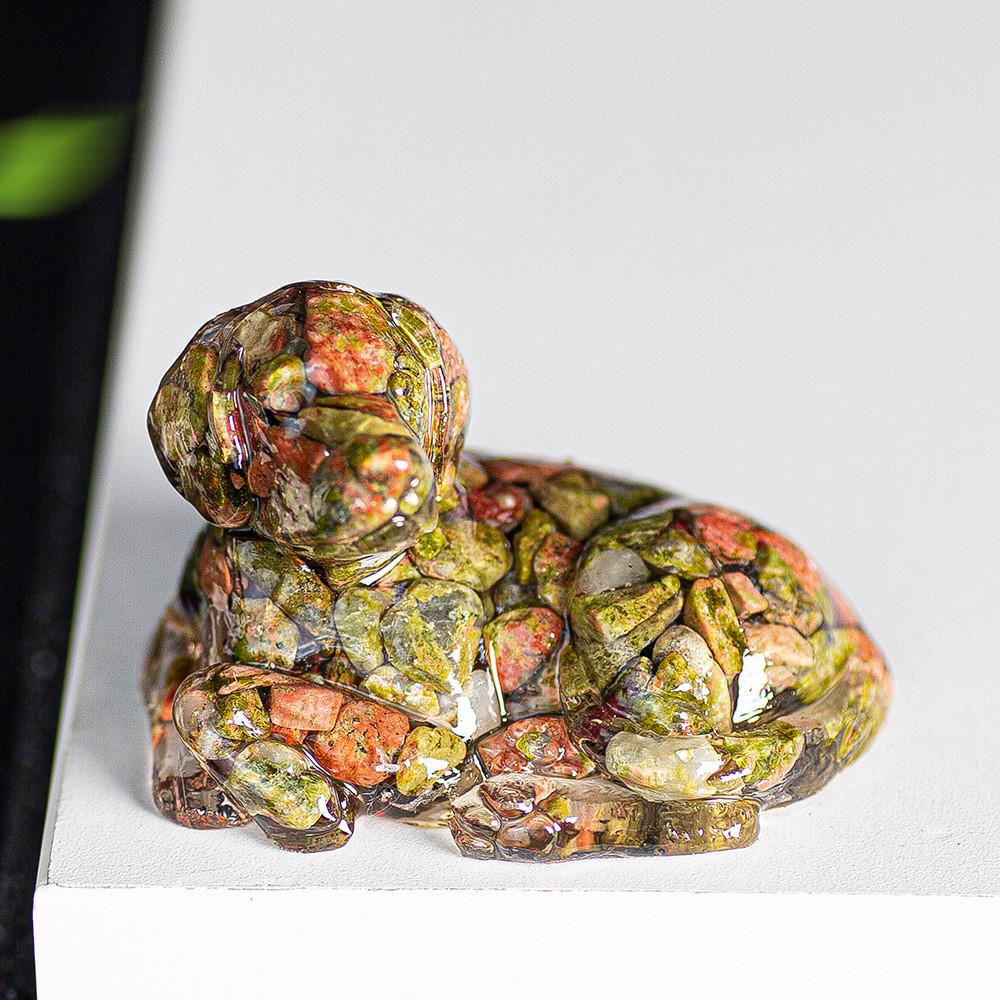 Resin Filled Natural Crystal Dog Figurine With Warm Heart Pet Decor For Gift Giving