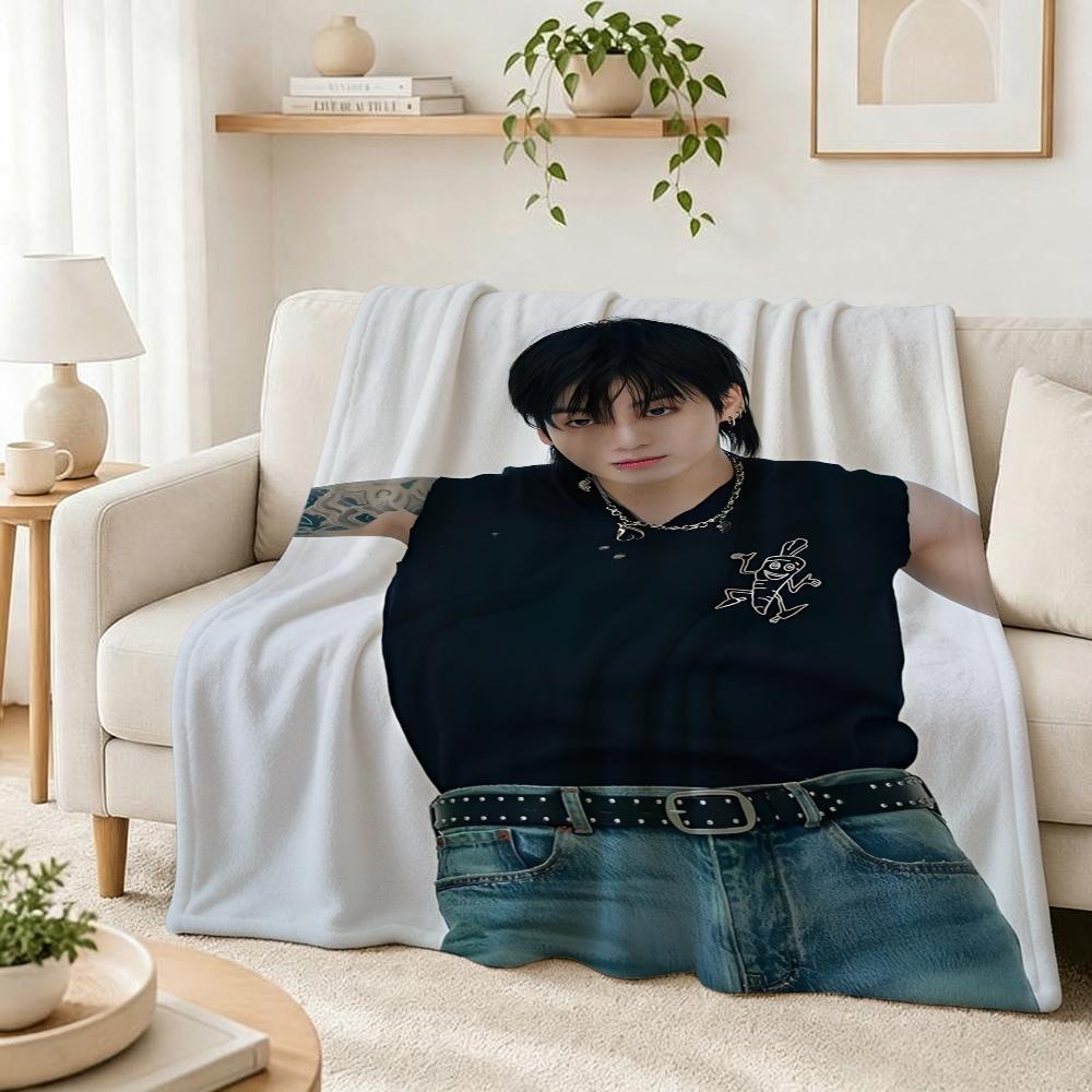 Edgy Fashion Style Black Theme Blanket Suitable For All Seasons For Outdoor Travel Home Decor Valentine'S Day Gift