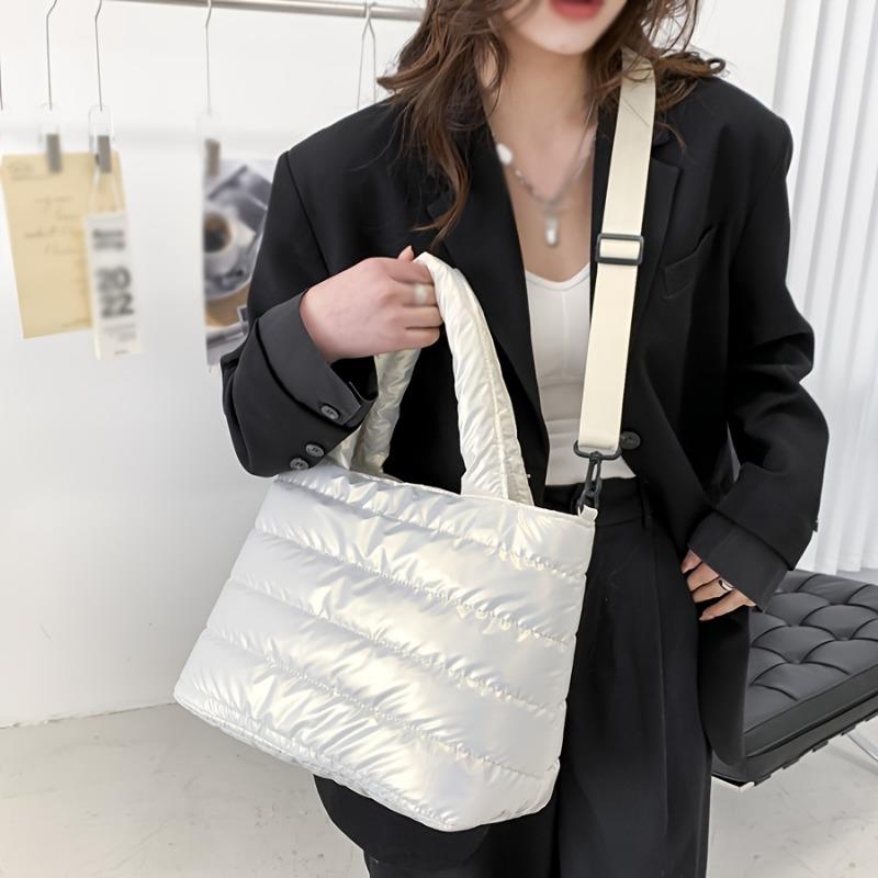 Damevesker med fluffy dun mote vatterte håndvesker for kvinner Ensfarget luksus designer skuldervesker kvinner