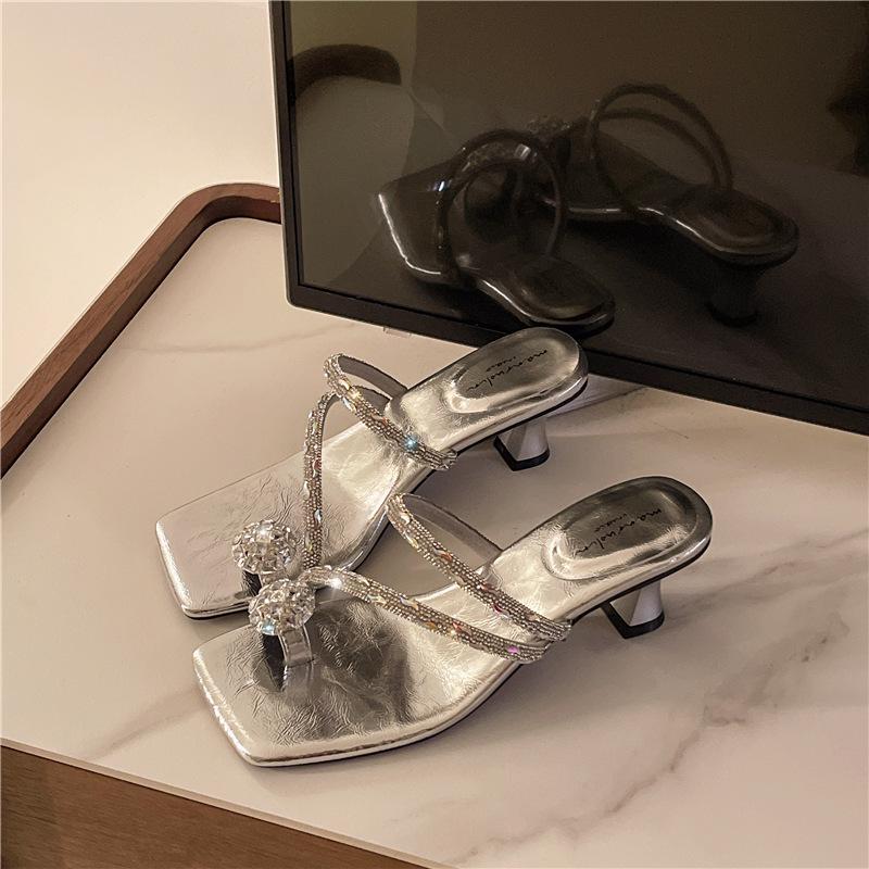 Versatile sandals women's summer new comfortable and comfortable outer wear fashion cool slippers