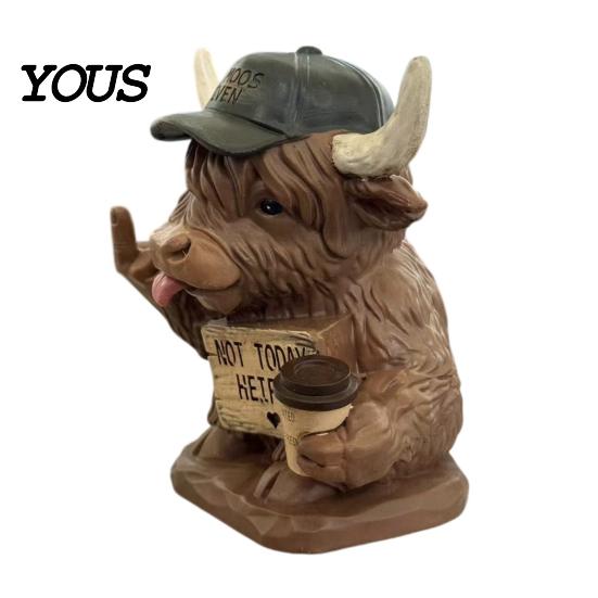 Resin Ornaments Highland Cow Desk Statue, Funny Middle Finger Figurine with Coffee Cup & Sassy Sign, Detailed Carvings Cute Farmhouse Desktop