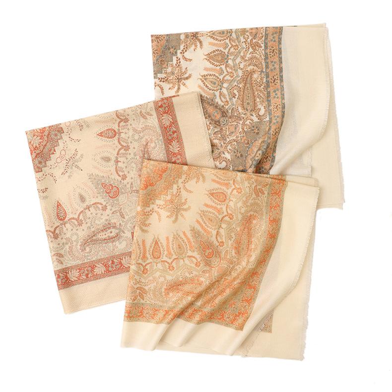 

New women s wool silk printed square scarf autumn and winter small scarf air conditioner shoulder warm scarf 70*70 помаранчевий