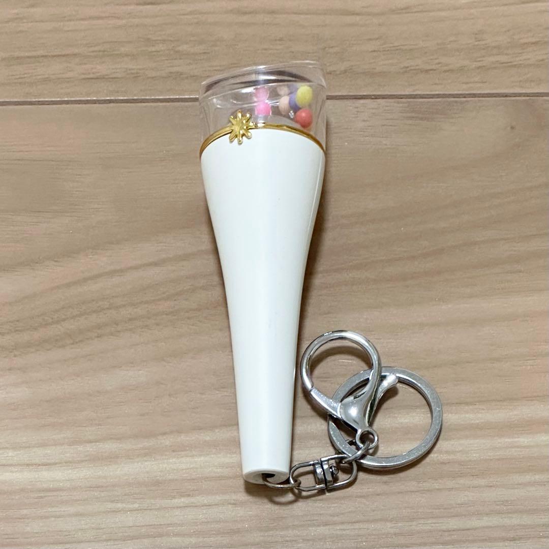 

[Б/У] IZONE IZ*ONE Мини брелок-фонарик