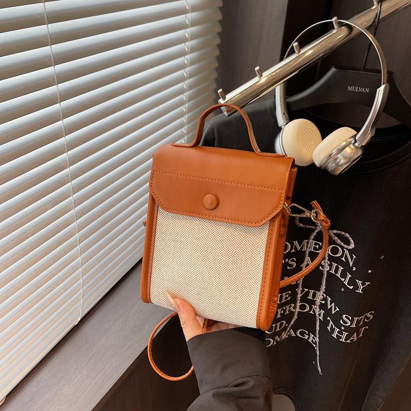 

Summer fashion handbag small bag women s 2025 new splicing contrasting color small square bag shoulder messenger mobile phone bag коричневый