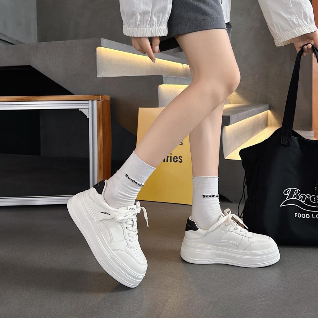 Leather platform white shoes women's 2025 autumn new versatile casual sports board shoes heightening soft-soled bread shoes