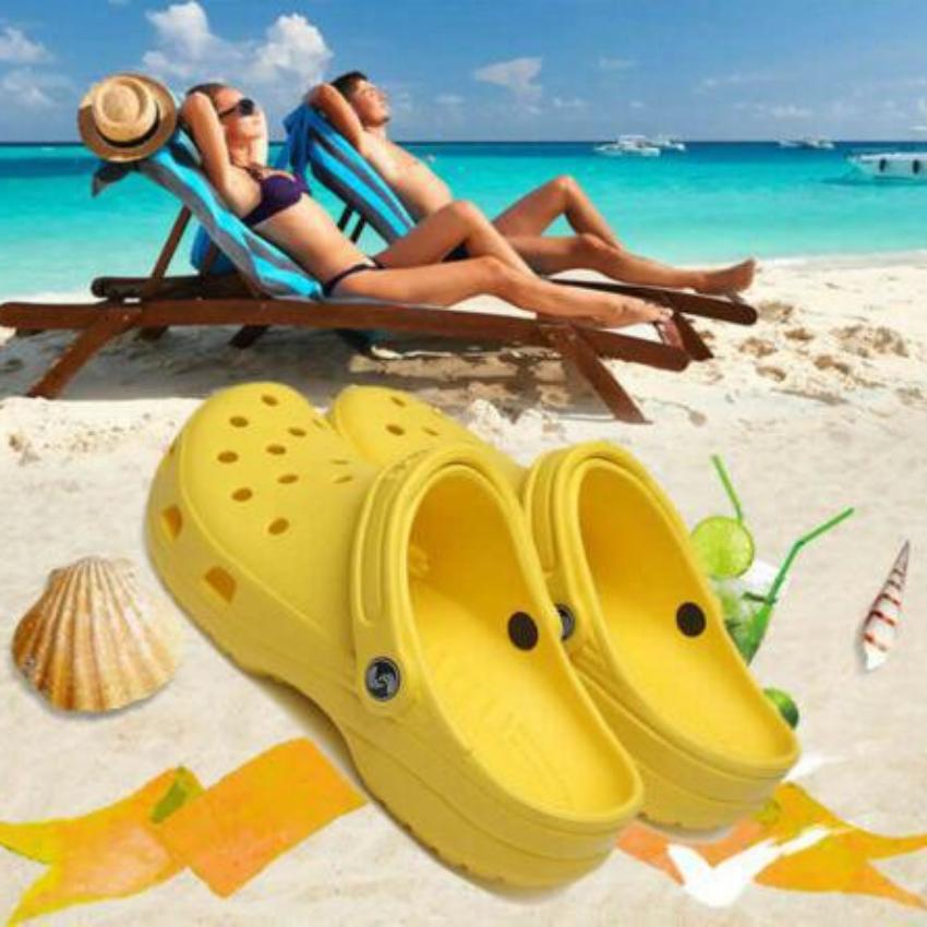 2023 Ny sommer, strandsandaler og tøfler for kvinner, flatbunn, utendørs vadesandaler