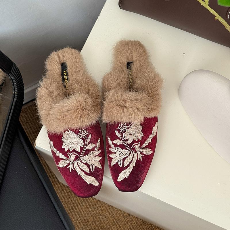 Fashion Designer Embroidered Square Head Slippers Women 2025Winter Vintage Warm Fluffy Fur Mule Shoes Elegant Lady Flat Slippers