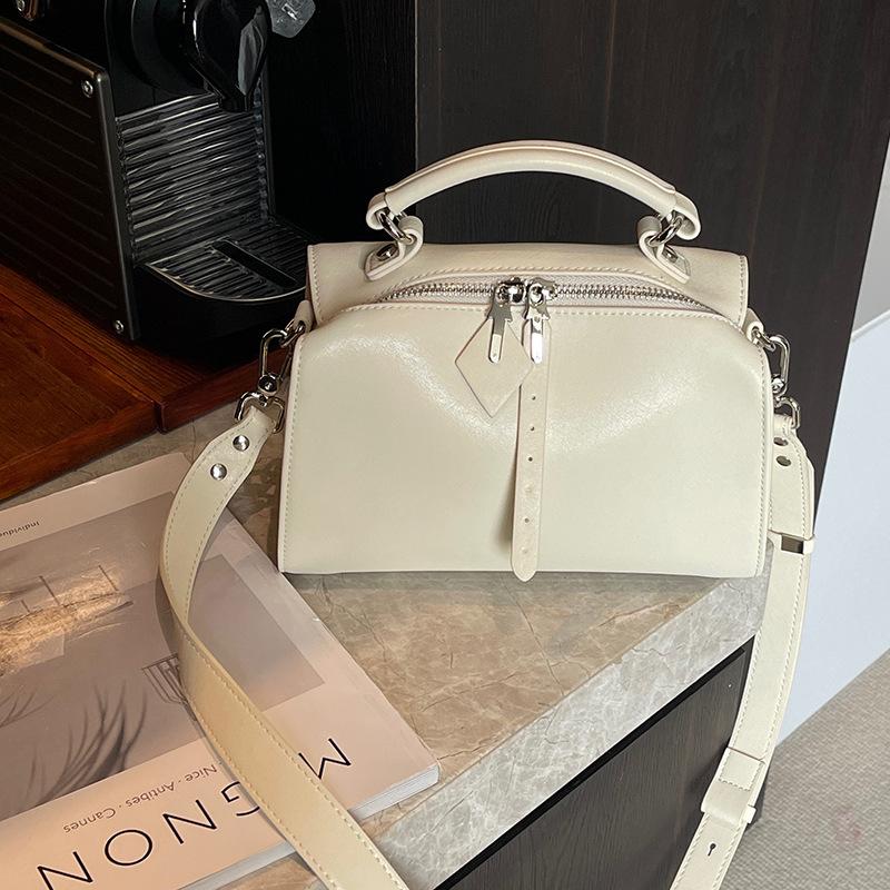 

New fashion retro commuter messenger bag high-end pillow bag soft leather Boston portable small square bag