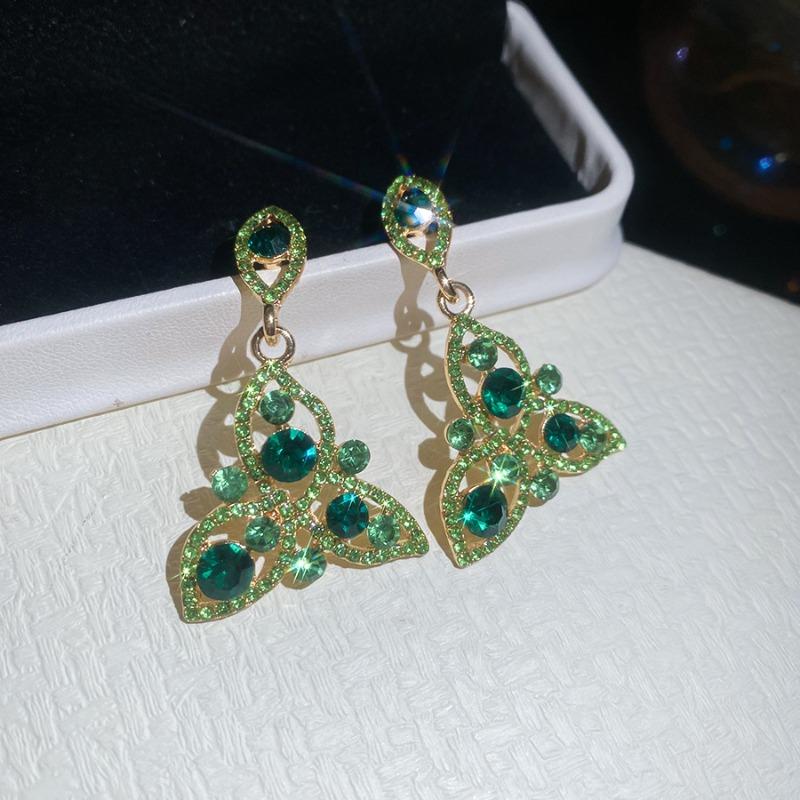 Meier Imperial style diamond-studded teardrop pendant necklace and earring set - exquisite jewelry collection