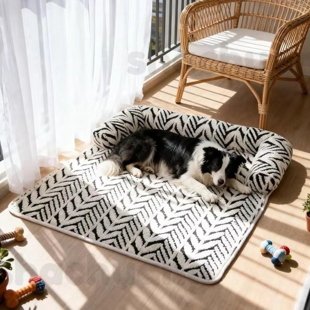 Thick Plush Pet Bed Mat Non-Slip Striped Plush Dog Mat Durable Cat Sleeping Pad Home Indoor Use