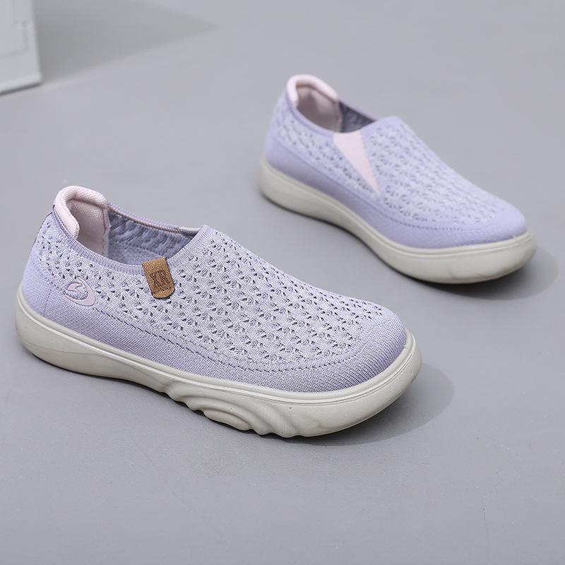 Women's Spring & Autumn Soft Sole Non-Slip Casual Shoes: Comfortable, Thick Bottom Old Beijing Style Shoes.