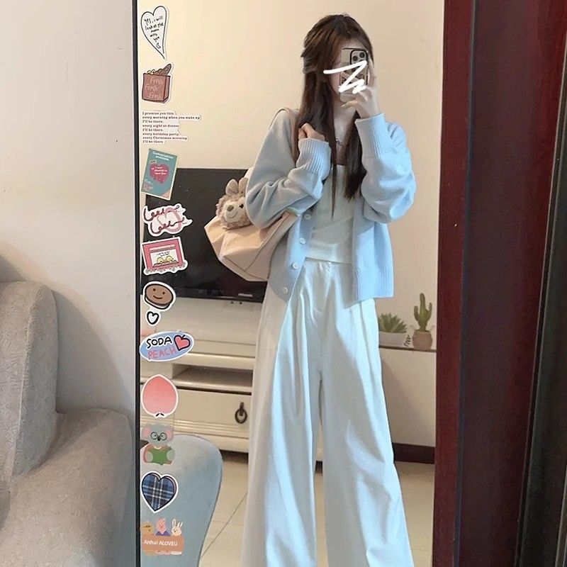 

2025 Ранняя весна Новая Синяя Укороченная Кофта Верхняя одежда Женская Вязаная Весенняя одежда Кардиган Шик Корейская Серия Топ Blue S