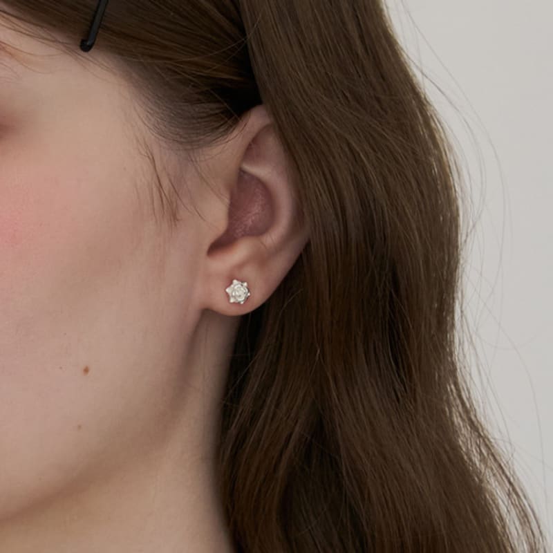 STILL INSTANT Rose with Dew - Earring 05