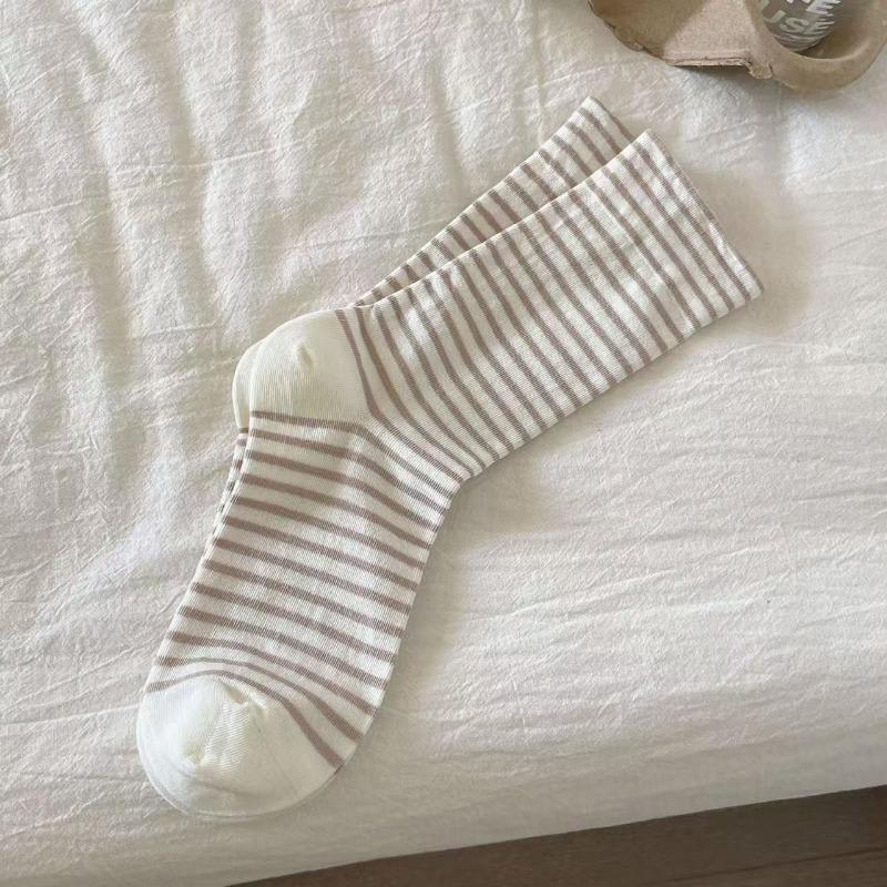 

Женская Весенне-Осенняя Мода Новые Свободные Носки-гольфы Yuezi без косточек для ног 1 pair кофейный