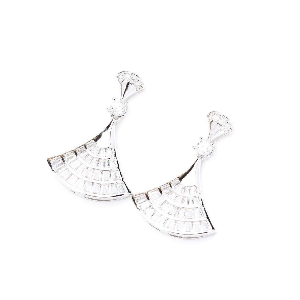 European and American personality, exaggerated and exquisite, diamond-encrusted scalloped earrings, gold-plated, versatile temperament, 925 silver nee