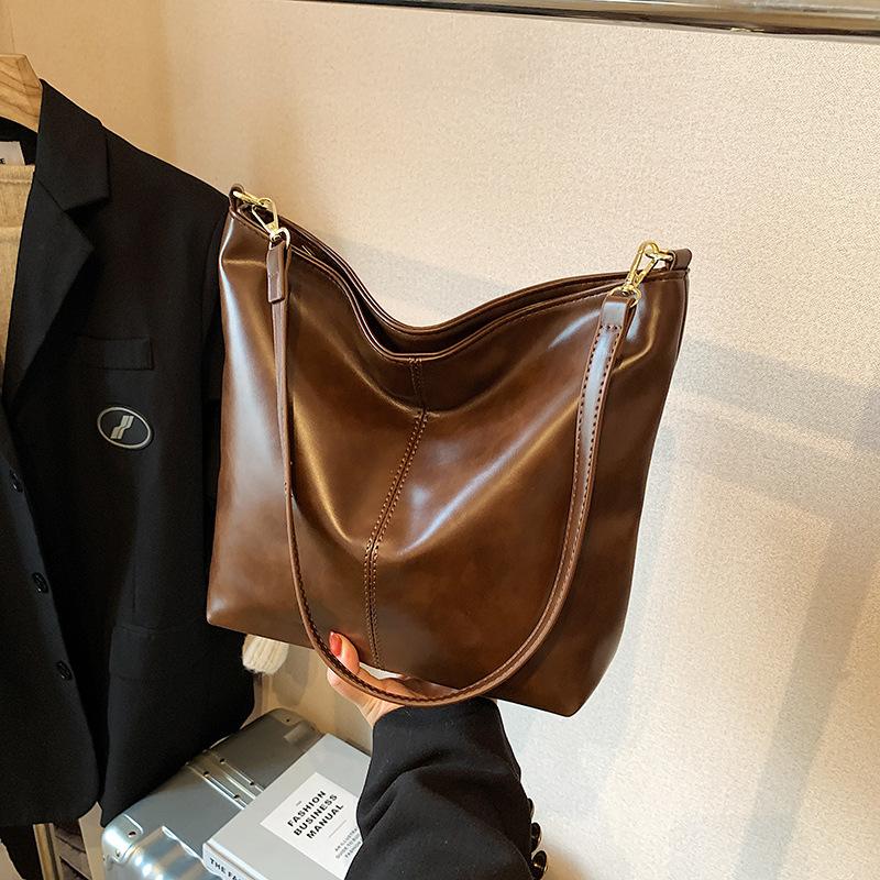 

Мягкая сумка из искусственной кожи, женская сумка через плечо, сумка-тоут на одно плечо, женская сумка через плечо большой вместимости коричневый