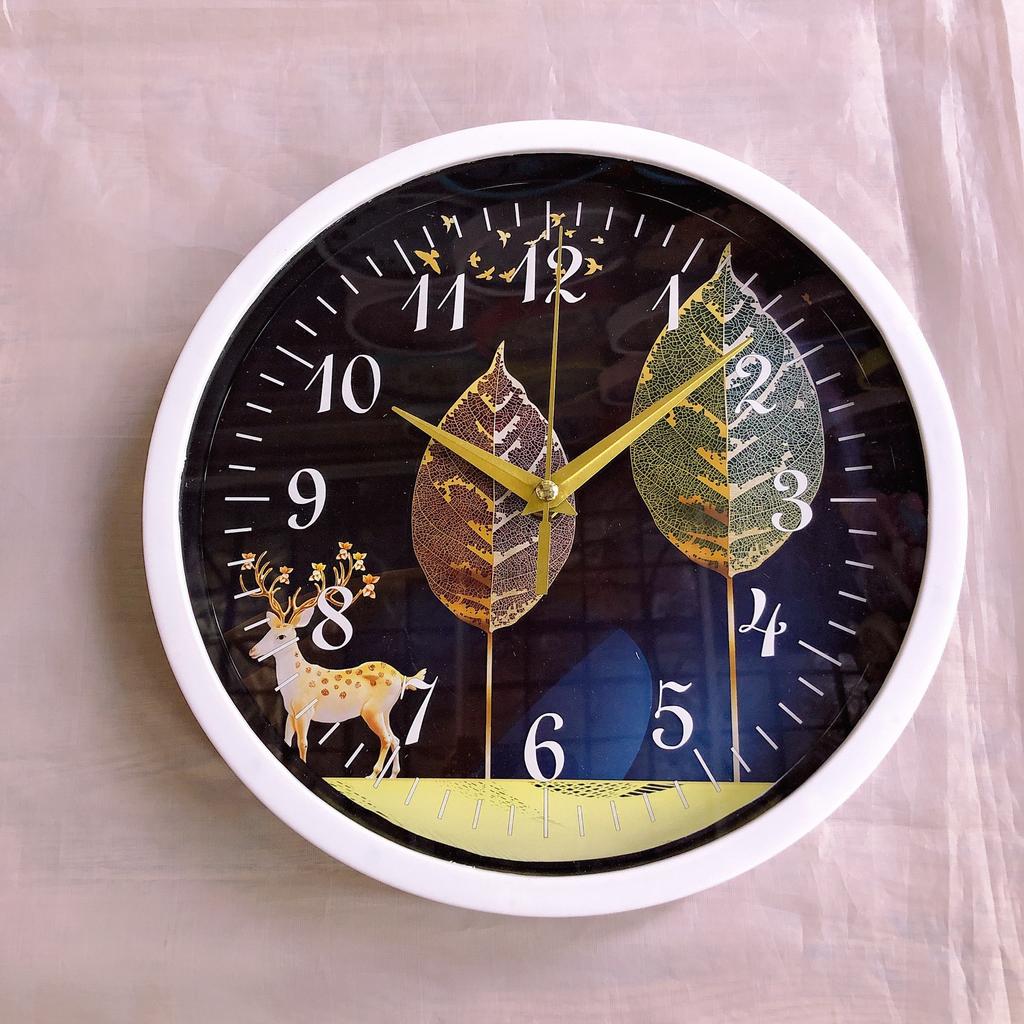 10-inch Nordic wall clock on living room wall decoration personalized creative clock simple European household clock 25cm