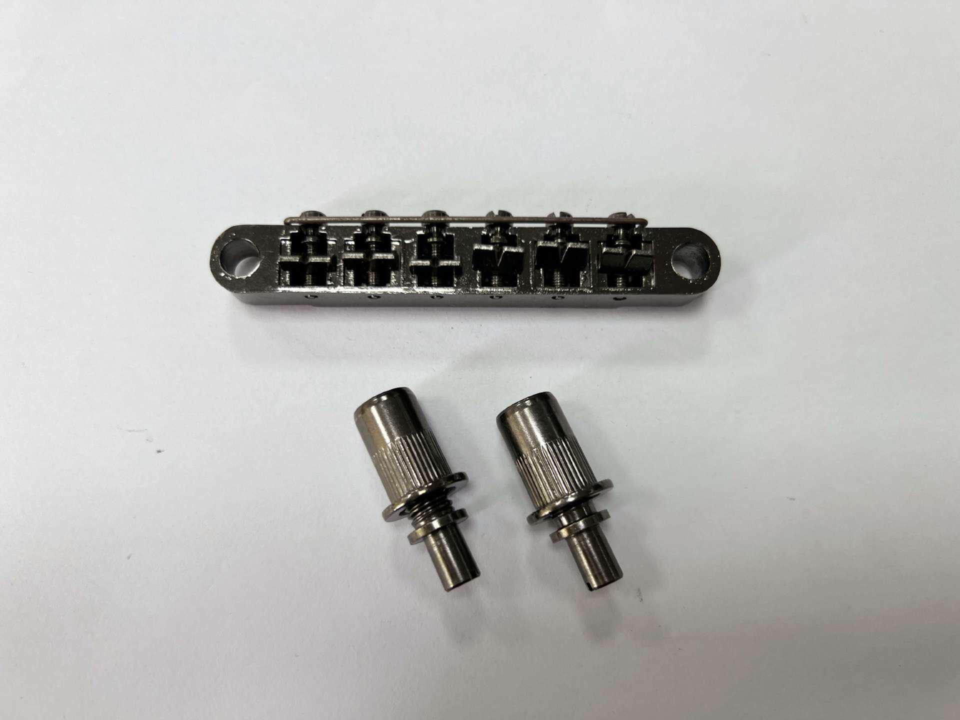 LP Electric Guitar Three-Color Tailpiece Bridge - Narrow Fit Guitar Accessory Narrow Bridge + 2 Accessories