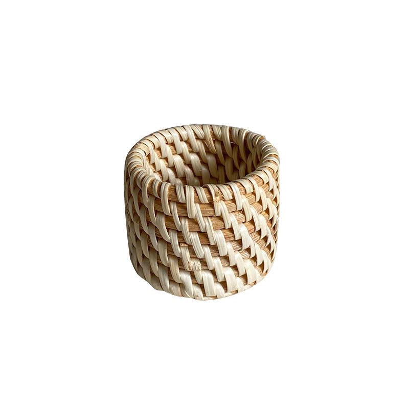 Vietnam Autumn Rattan Hand-Woven Napkin Ring - Seagrass Woven Holder for Western Restaurant Meals