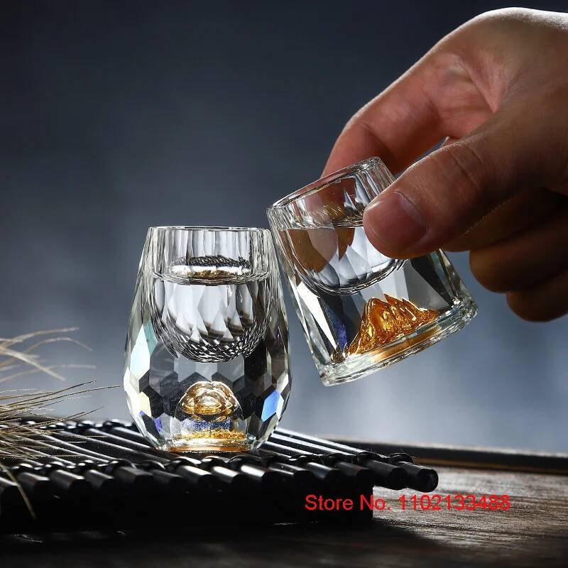 2 Pcs Crystal Shot Glasses Diamond Cutting 24K Gold Foil Small Wine Cup Luxury Spirits Liquor Glass Vodka Cup Baijiu Soju Cup