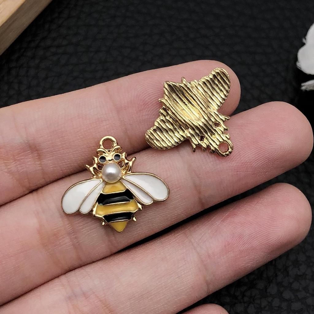 Drip Oil Bee Honey Pot Pendant Keychain Accessory
