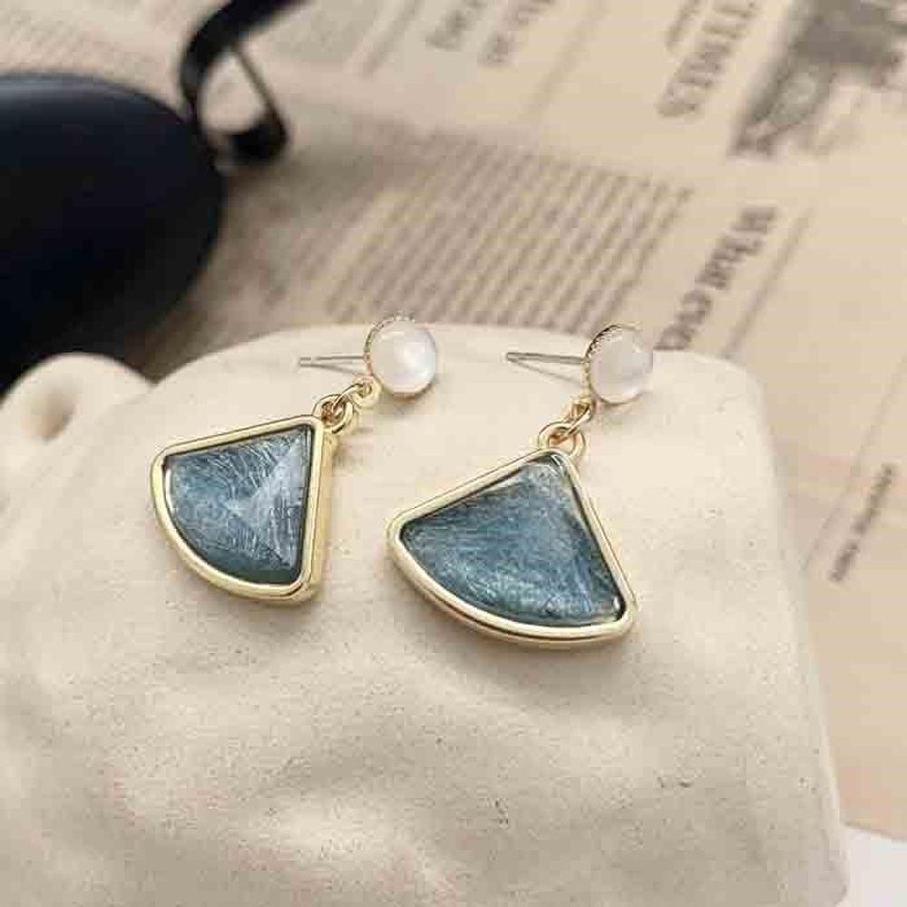 [] Mini Circle Triangle Cubic Earrings Silver Needle 2 Pairs (S5679967)