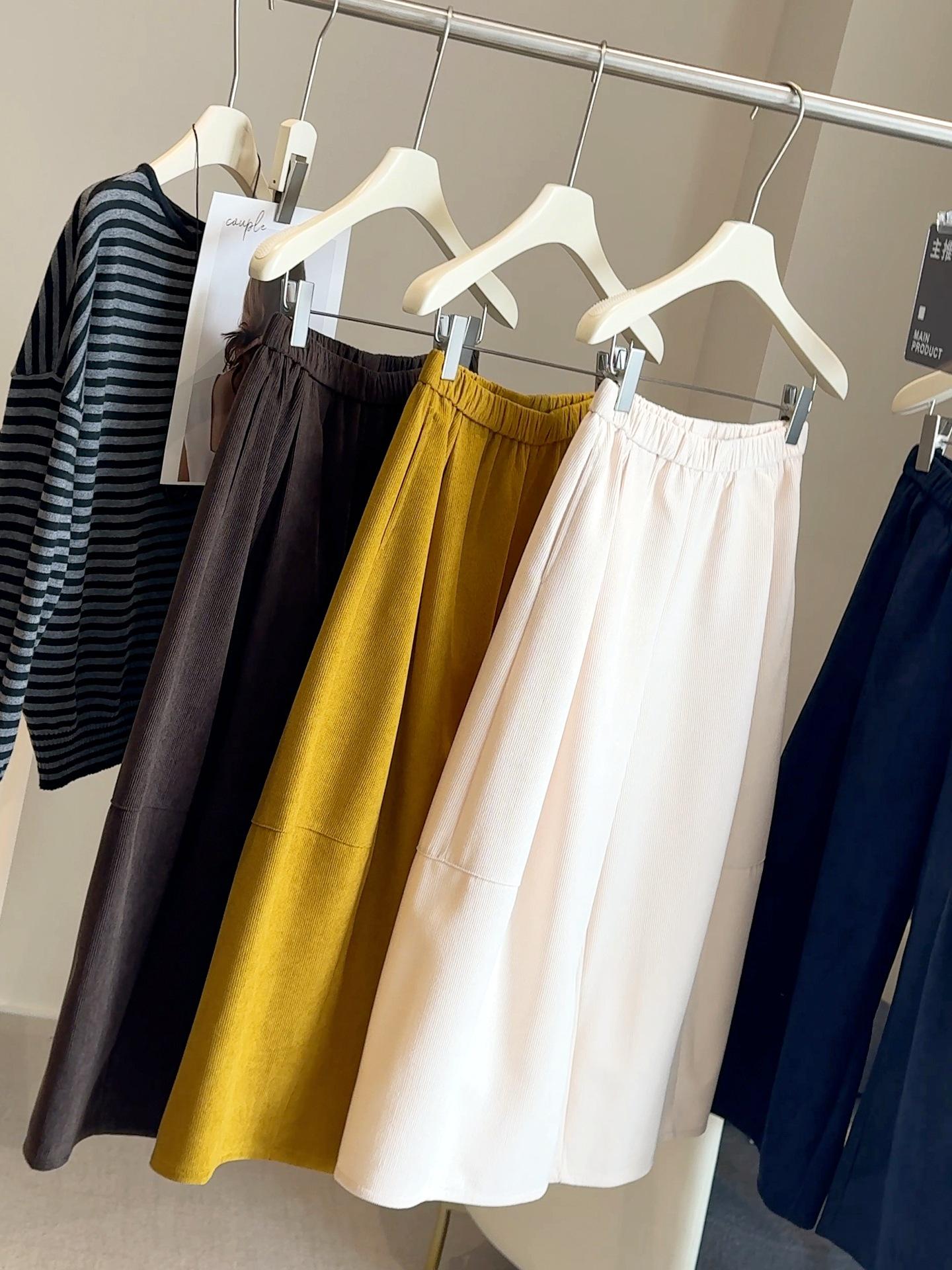 

Женские вельветовые укороченные брюки с высокой посадкой в корейском стиле 2025 года - Мода осень/зима Medium