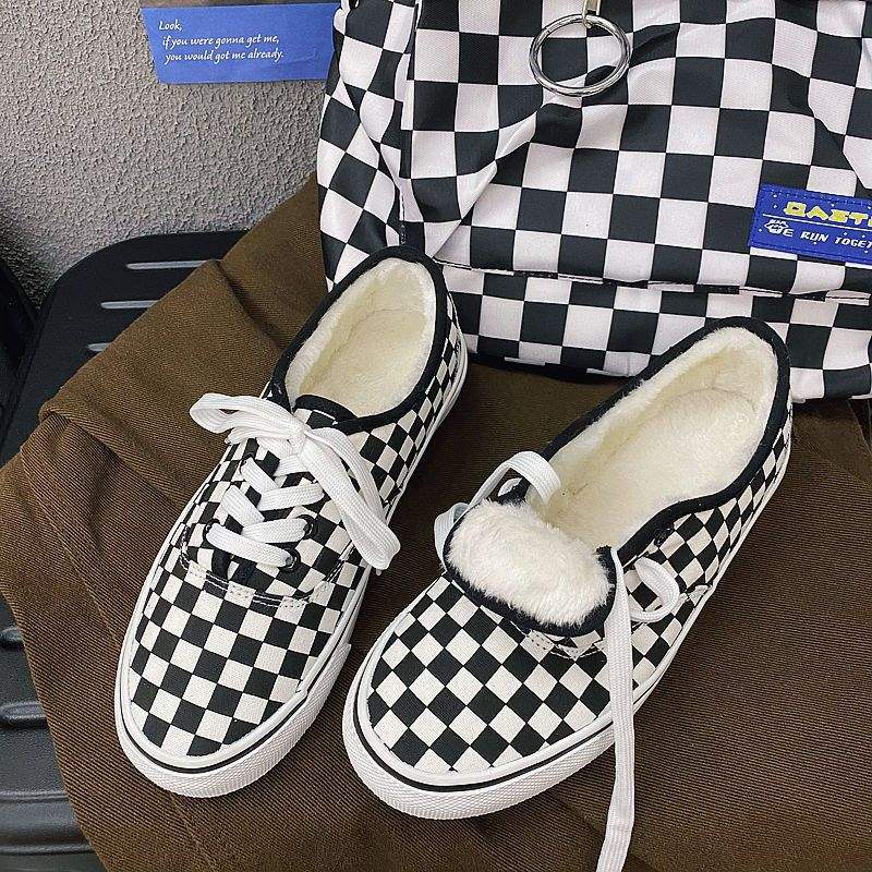 Fleece Black and White Checkerboard Shoes 2025 Winter New Two Cotton Thermal Canvas Shoes Women's Korean Version Couple Board Shoes Men