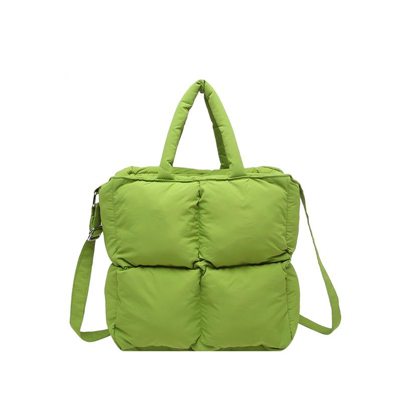 

New lightweight and stylish small down handbag зелений