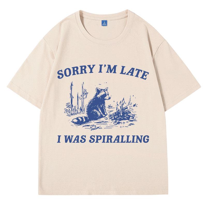 

Извините, я опоздал. Я был в штопоре. Забавная футболка. Мужская одежда. Футболка из винтажного хлопка с круглым вырезом и енотом. Модная повседневная футболка оверсайз. XXXL хаки