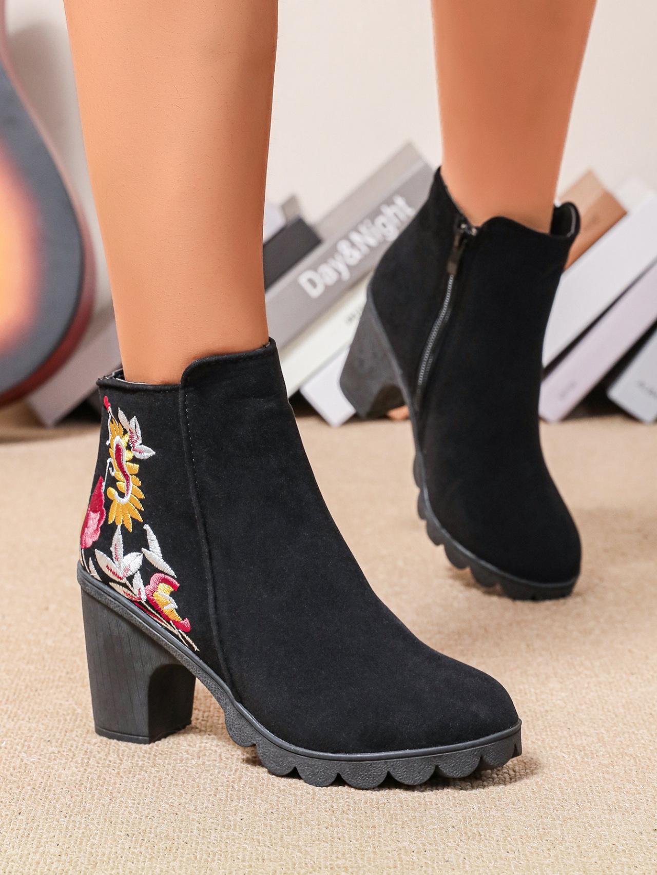 Autumn and winter new national style embroidered short boots side zipper large size boots thick heel national style embroidered boots 35