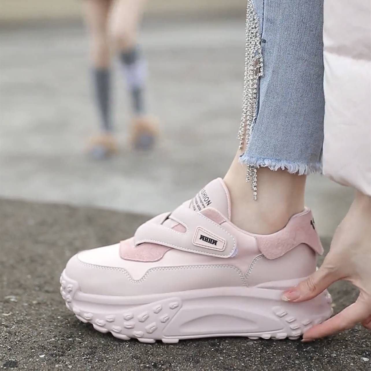 

Женские туфли, увеличивающие рост, весна и осень 2025 года, новые универсальные розовые туфли для спорта и отдыха на платформе, туфли Forrest Gump, маленькие одинарные туфли 40 розовый