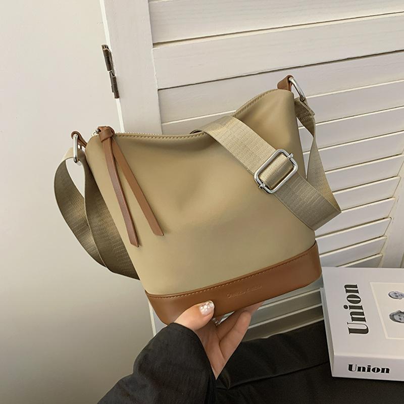 Bag Women's New Fashion Shoulder Messenger Bag Versatile Broadband Bag