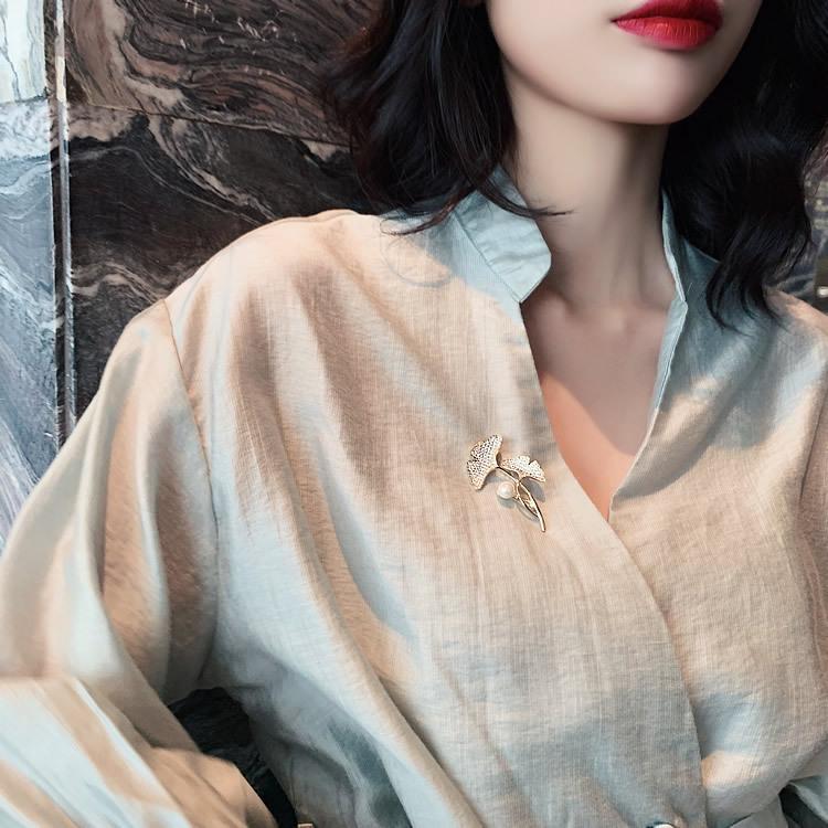 Ginkgo Brooch for Women High-end Pearl Pin Anti-glare Design High-end Fixed Clothes Corsage Decoration