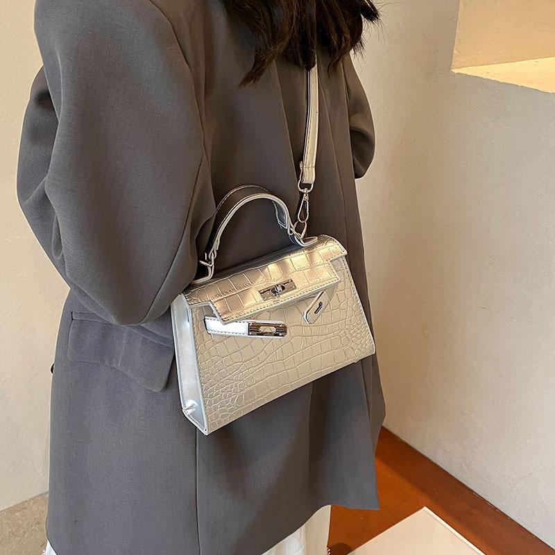 2025 Winter New Niche Design Crocodile Pattern Versatile High-end Sense Portable Small Square Bag Single Shoulder Messenger Kelly Bag